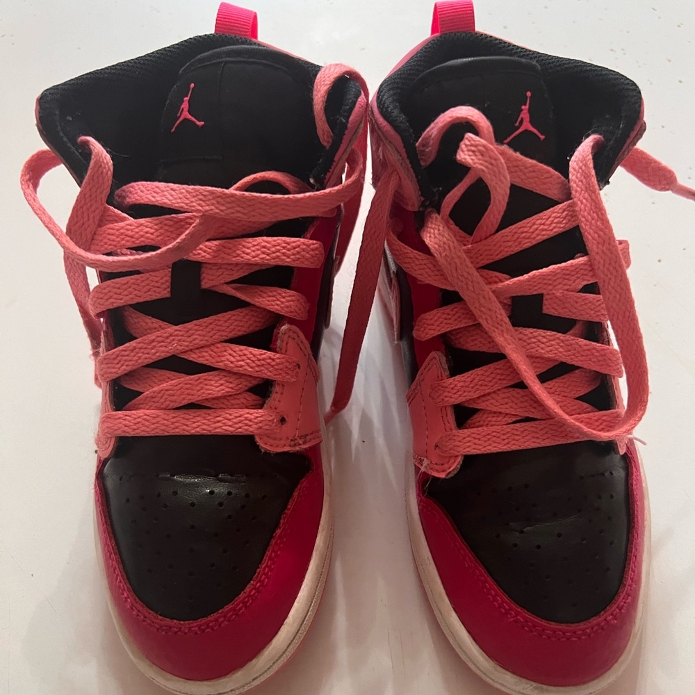 Nike Kids in good condition - Picture 2 of 7